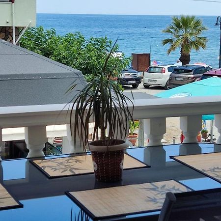 לפטוקריה Sea View Apartments Poseidon מראה חיצוני תמונה